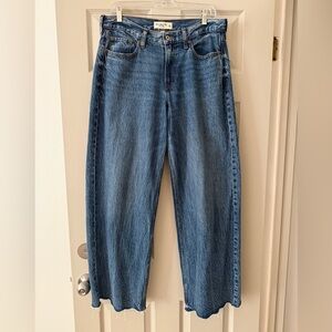 Abercrombie & Fitch - Low Rise Ultra Loose Jeans - Size 28